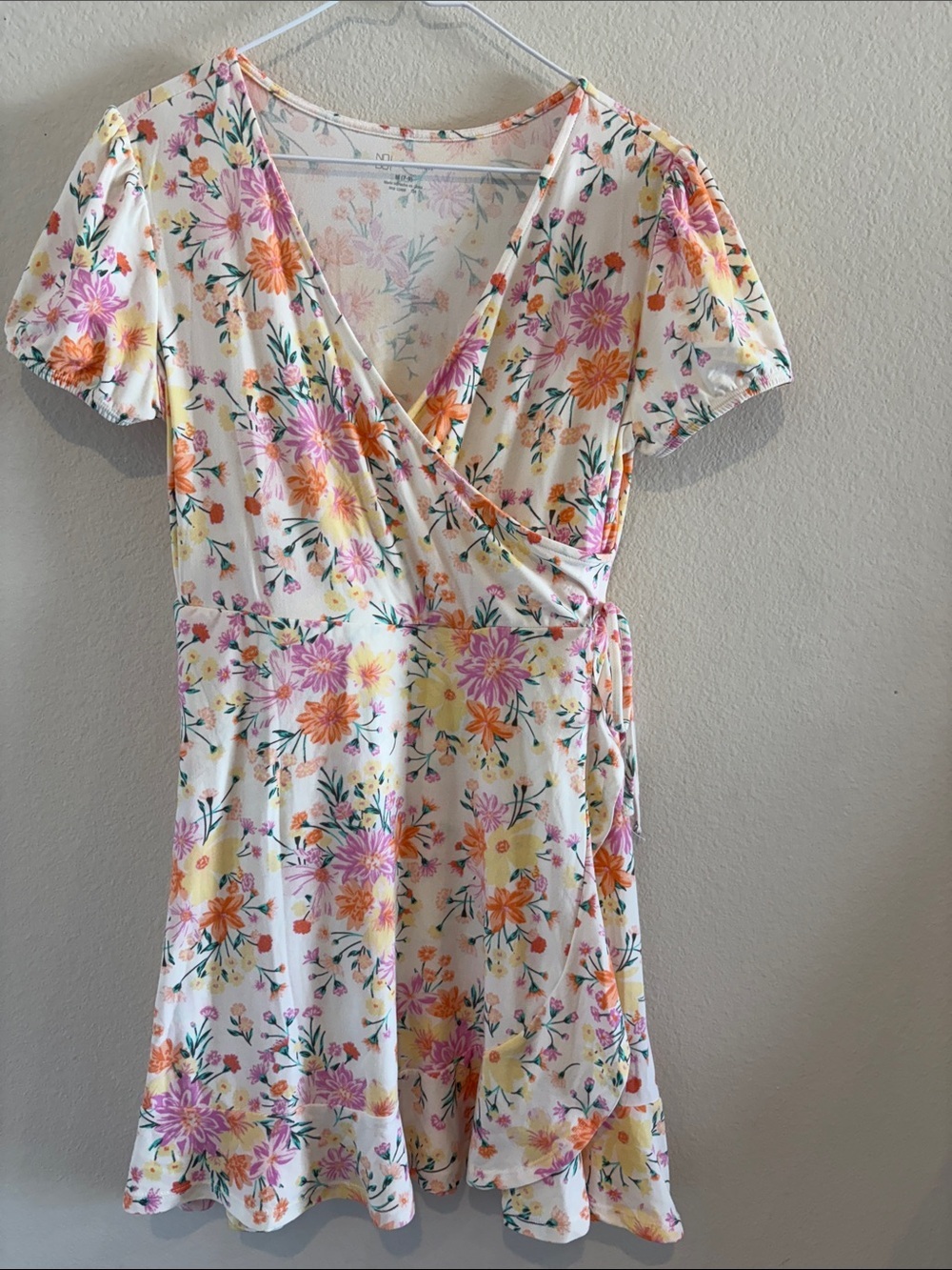 Wrap Dress with flowers    🌸🌺🌷🌼💐